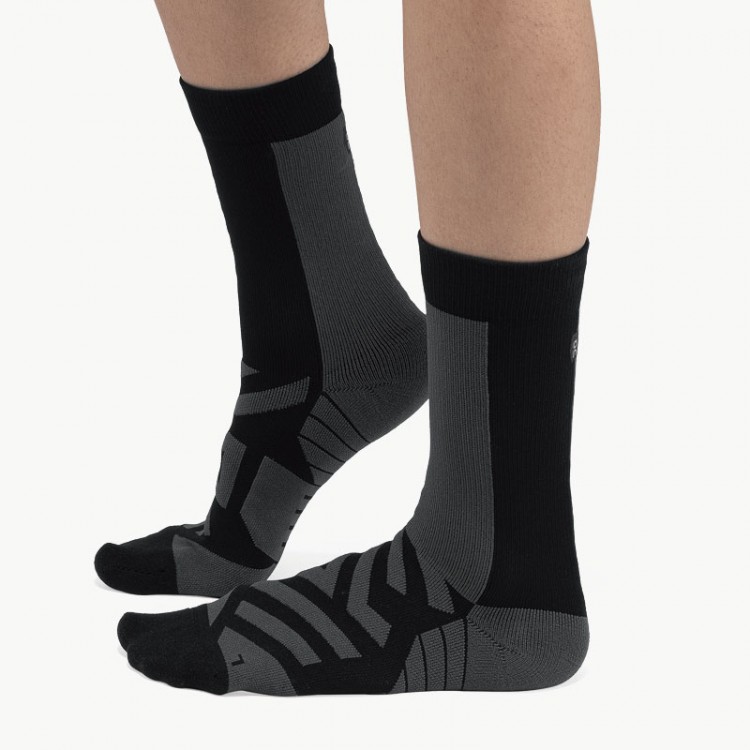 SOCKS ON PERFORMANCE HIGH SOCK W BLACK