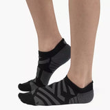 CALCETINES ON PERFORMANCE LOW SOCK W NEGRO