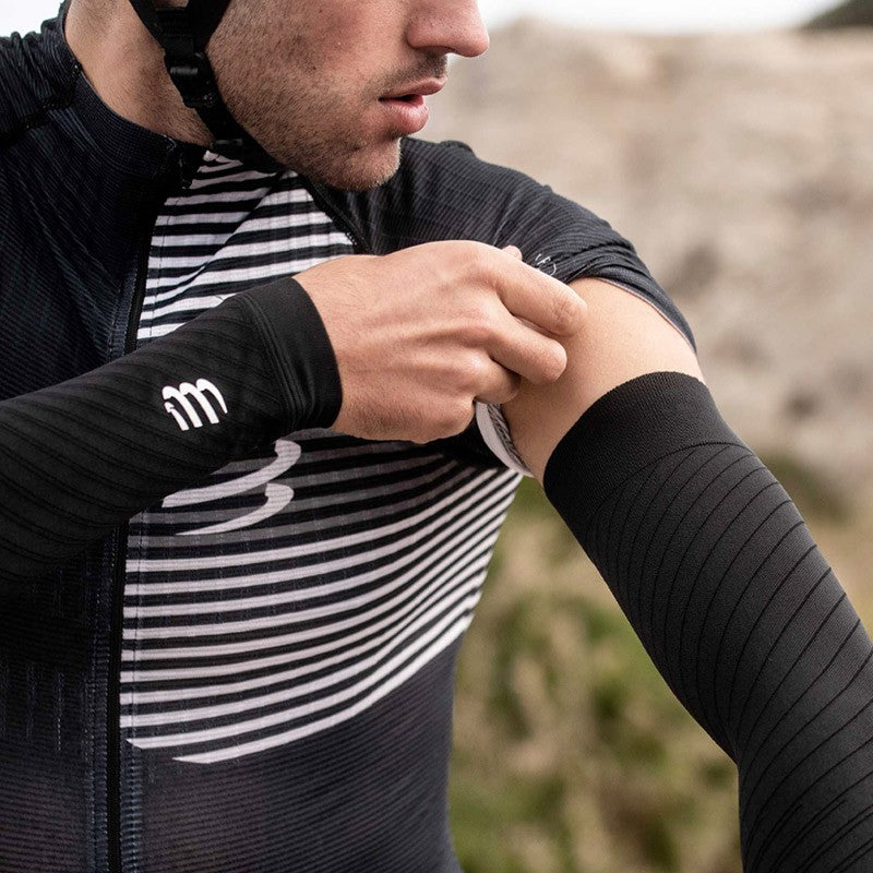 MANGUITOS COMPRESSPORT ULTRALIGERO NEGRO 21