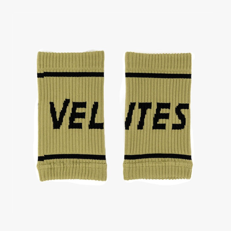 MUÑEQUERA DE TELA VELITES OLIVE