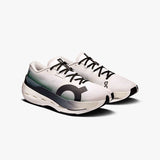 ON CLOUDBOOM MAX WHITE/BLACK